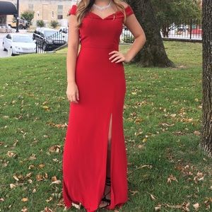 Dress that can be worn for prom or homecoming